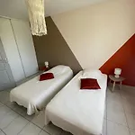 Holiday home Maison 3 Chambres, Terrasse, Jardin A La Terriere - Fr-1-22-386